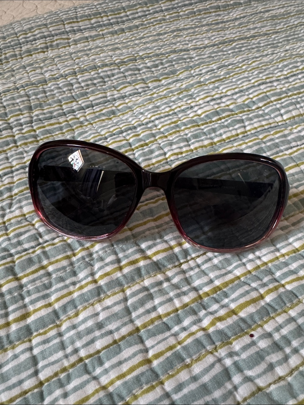Foster Grant Oversized Sunglasses in Black and Rose